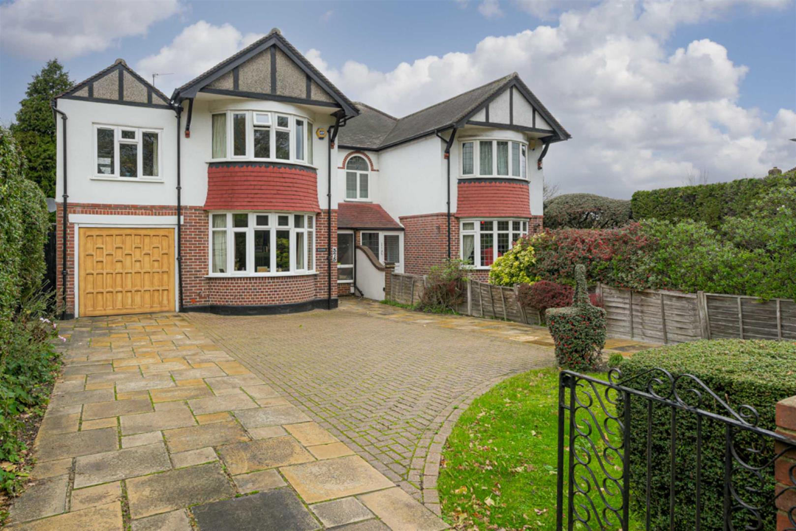 4 bedroom House SemiDetached, London Road, Ewell, Epsom The